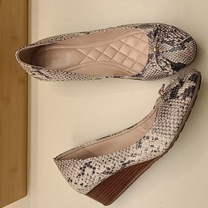 Colehan snake patterned leather wedge